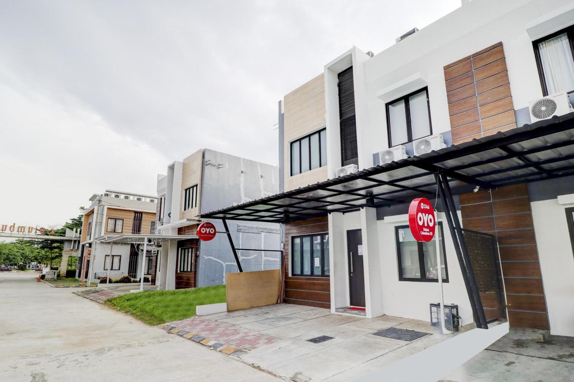 Oyo 90215 Ada Residence Telukjambe Buitenkant foto